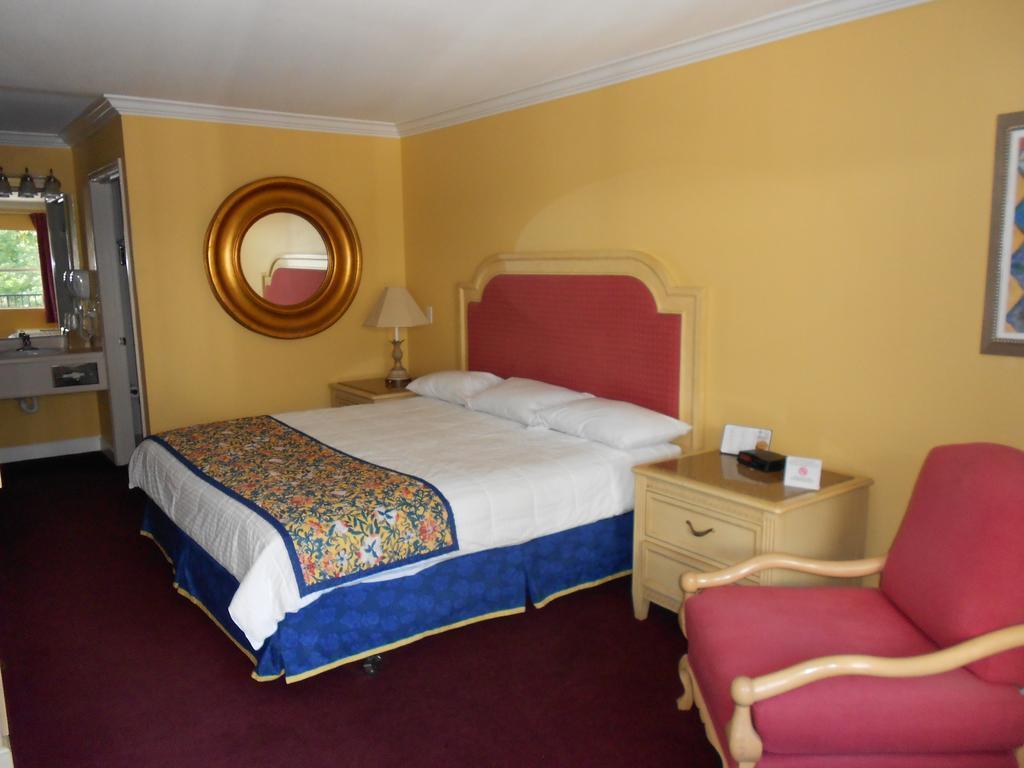 Quality Inn Оушън Спрингс Екстериор снимка
