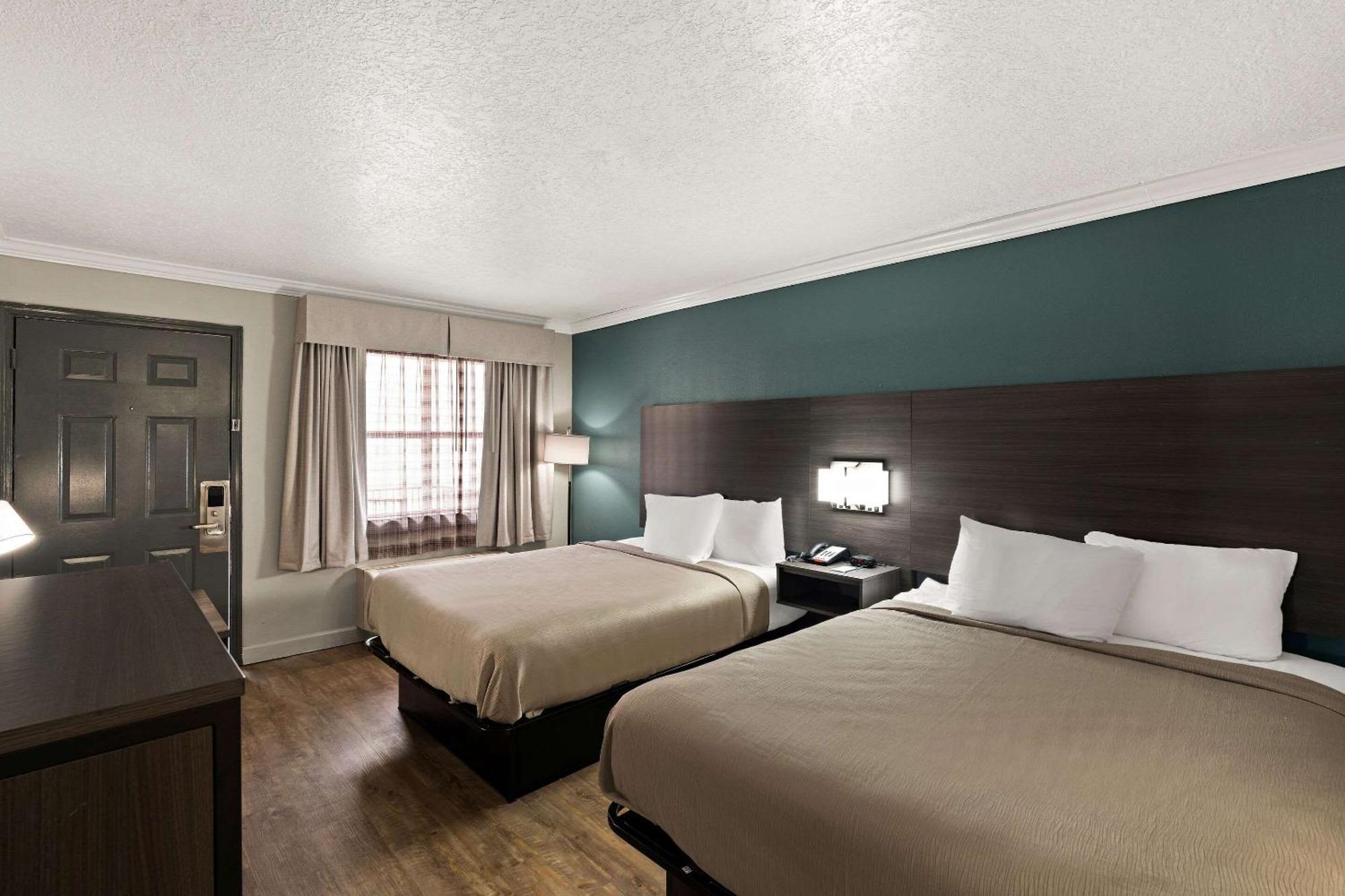 Quality Inn Оушън Спрингс Екстериор снимка