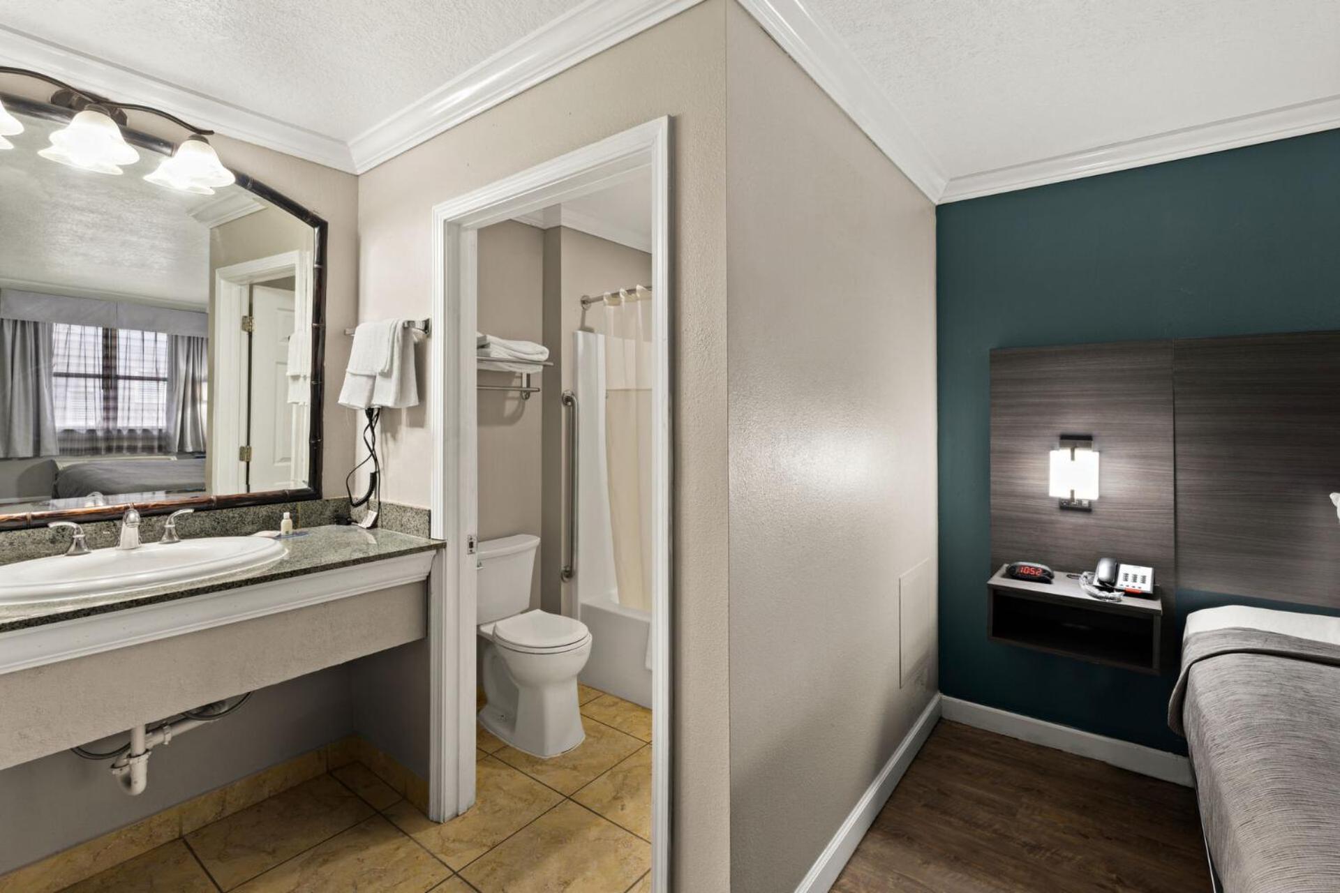 Quality Inn Оушън Спрингс Екстериор снимка